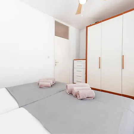 Maria's Sunshine Place * 察夫塔特