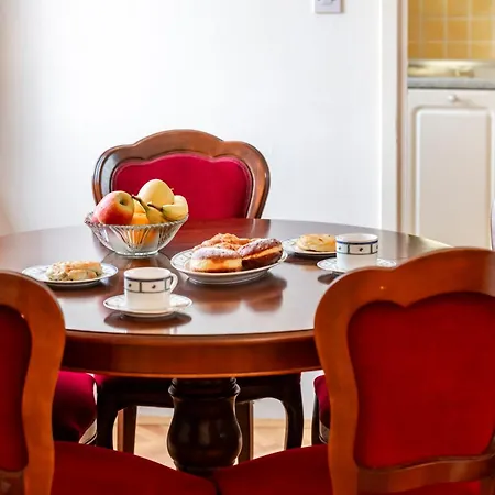 Maria's Sunshine Place *