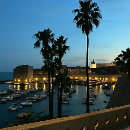 Maria's Sunshine Place *