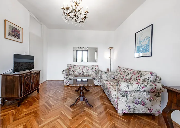 Daire Maria's Sunshine Place