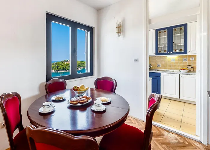 Maria's Sunshine Place