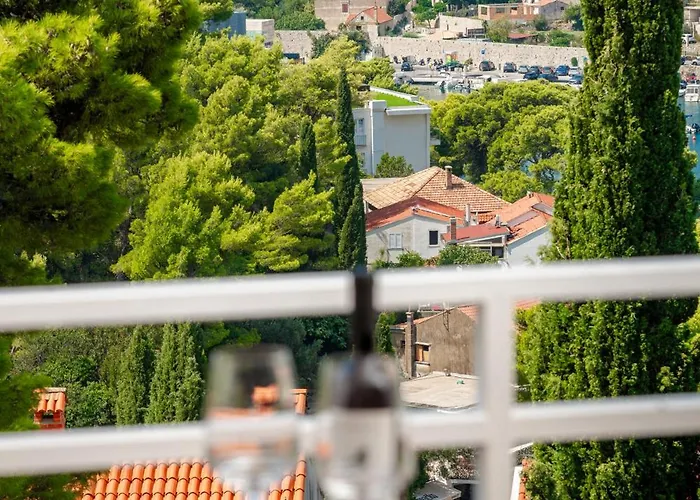 Daire Maria's Sunshine Place