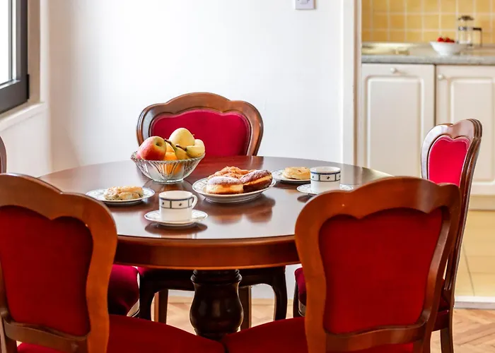 Maria's Sunshine Place *