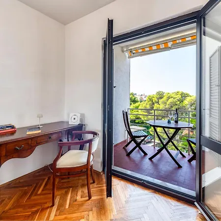 Maria's Sunshine Place